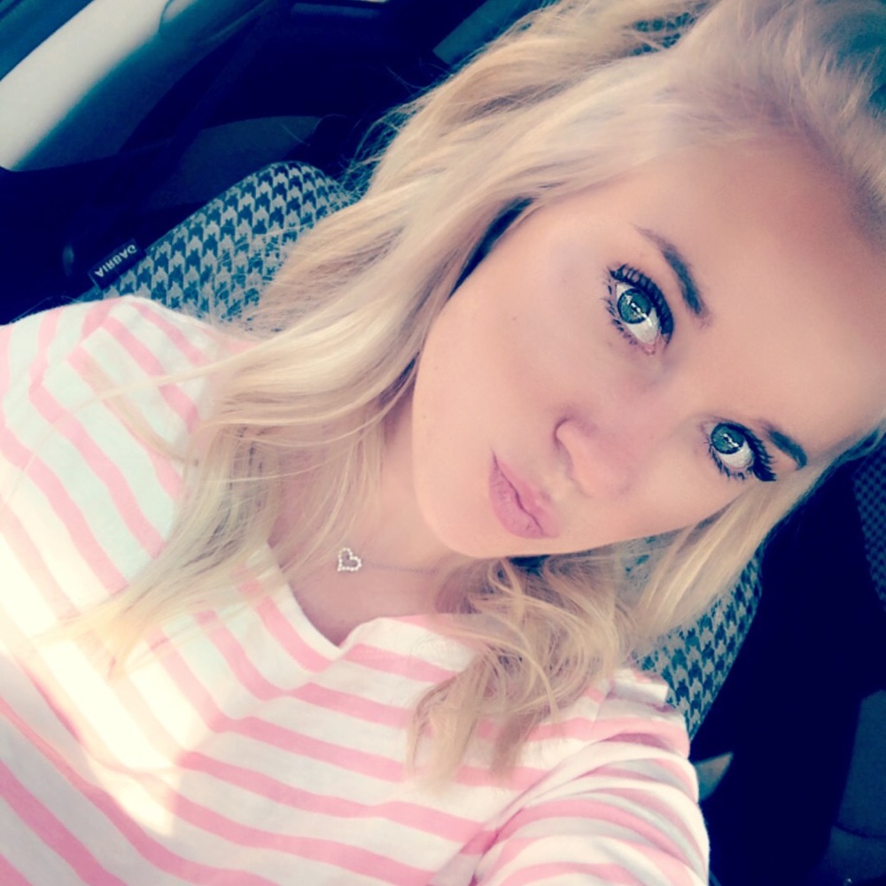 Meet your Posher, Elizabeth